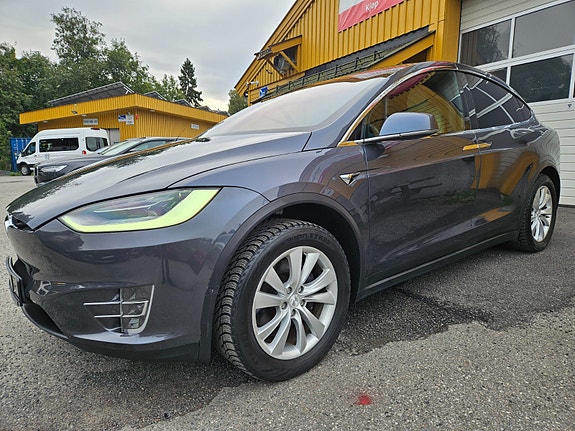Tesla Model X 17 of 30