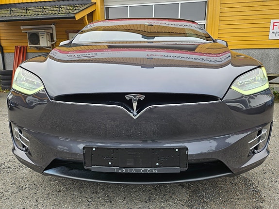 Tesla Model X 19 of 30