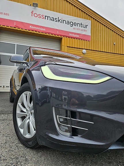 Tesla Model X 2 of 30