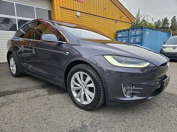 Tesla Model X 3 of 30