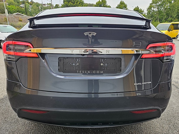 Tesla Model X 11 of 30