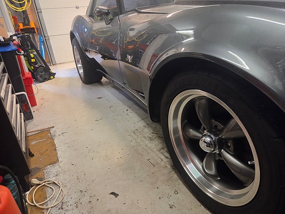 Chevrolet Corvette 5 of 11