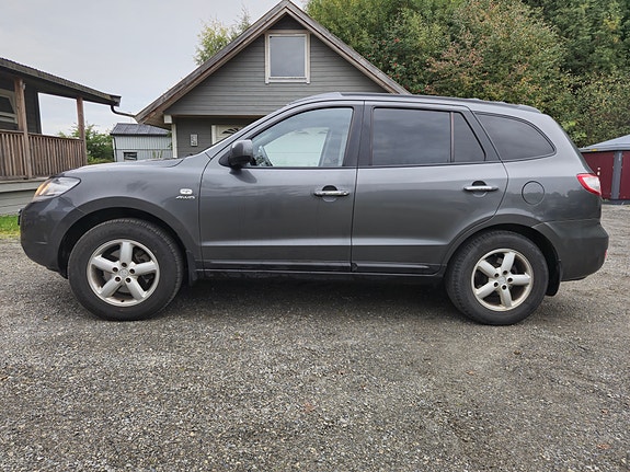 Hyundai Santa Fe 2 of 15