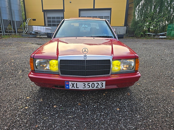 Mercedes-Benz 190 10 of 21