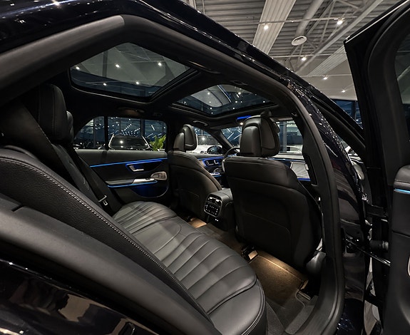 Mercedes-Benz E300 de 8 of 8