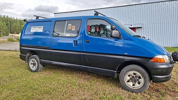 Toyota HiAce 5 of 30