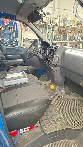 Toyota HiAce 15 of 30