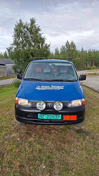 Toyota HiAce 8 of 30