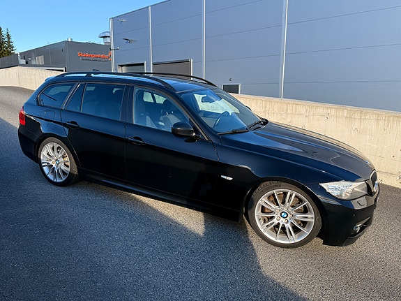 BMW 320d 3 of 30