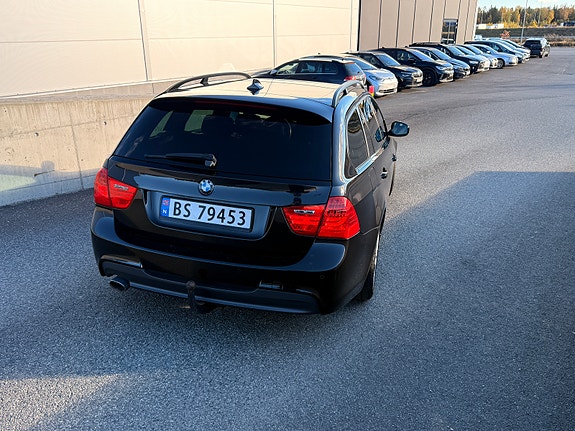 BMW 320d 4 of 30