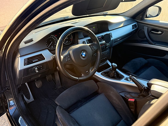BMW 320d 23 of 30