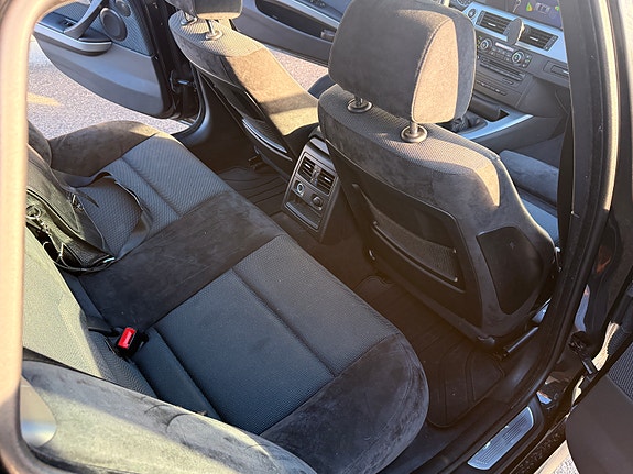 BMW 320d 29 of 30