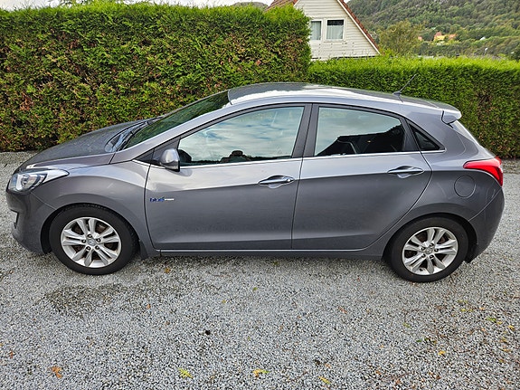 Hyundai i30 2 of 8