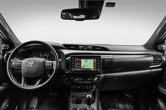 Toyota HiLux 18 of 26