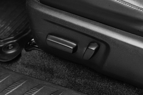 Toyota HiLux 16 of 26
