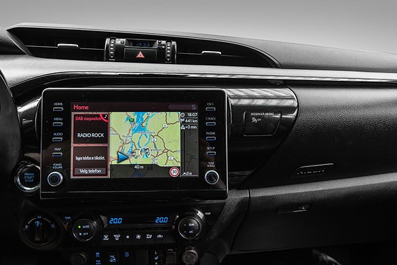 Toyota HiLux 22 of 26