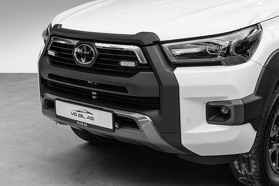 Toyota HiLux 3 of 26