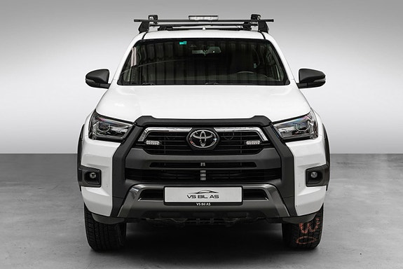 Toyota HiLux 4 of 26