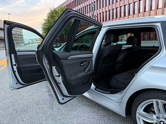 BMW 528i 8 of 30