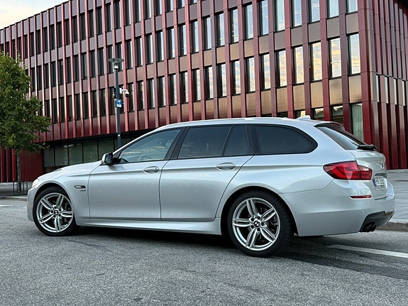 BMW 528i 4 of 30