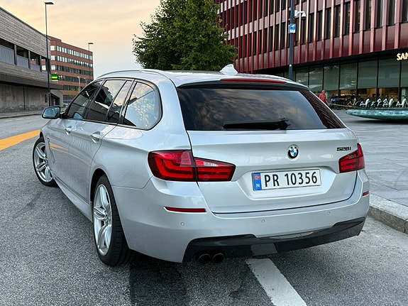 BMW 528i 6 of 30