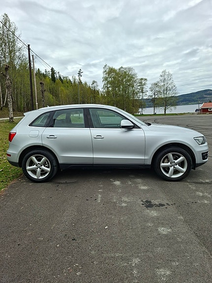 Audi Q5 2 of 6