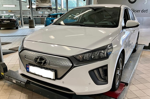 Hyundai IONIQ 2 of 19