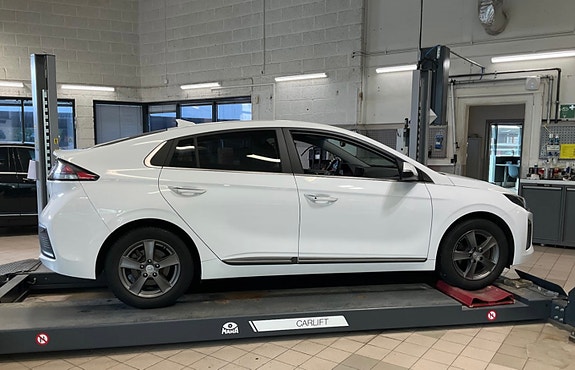 Hyundai IONIQ 3 of 19