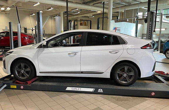 Hyundai IONIQ 7 of 19
