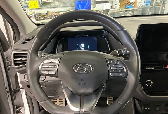 Hyundai IONIQ 15 of 19