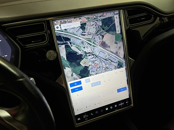 Tesla Model X 28 of 30