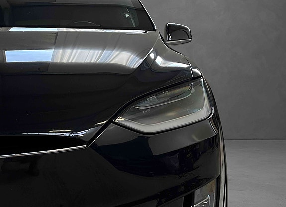 Tesla Model X 3 of 30