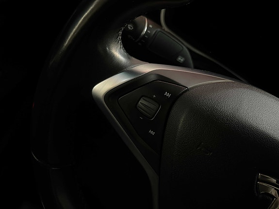Tesla Model X 18 of 30