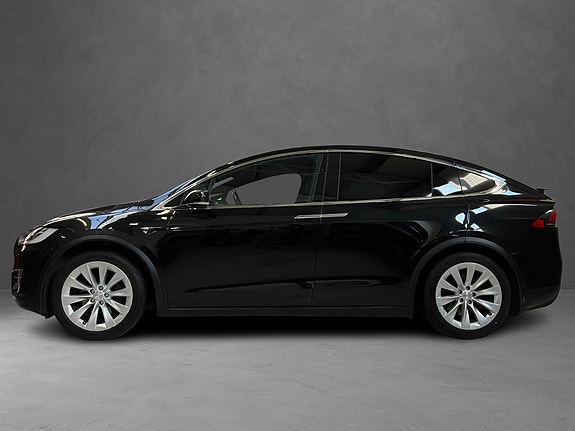 Tesla Model X 11 of 30