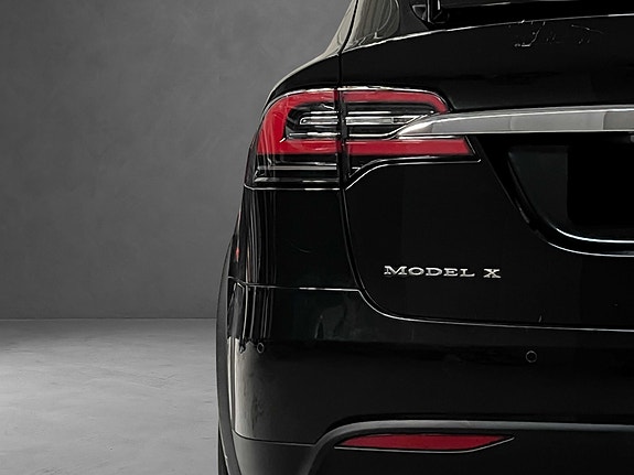 Tesla Model X 8 of 30