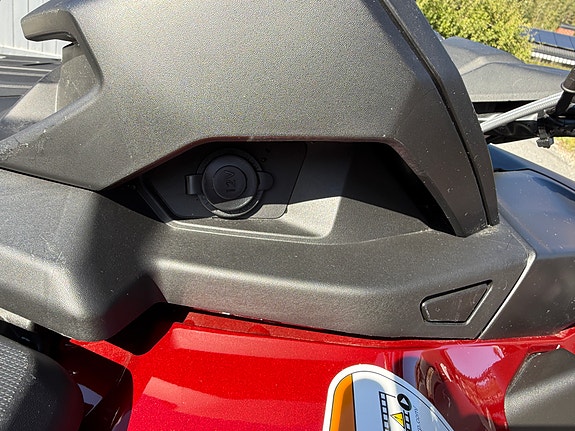 Can-Am Can-Am Outlander MAX 850 XT 2025 – kun 74,7 km – Fiery Red – brøytepakke 8 of 13