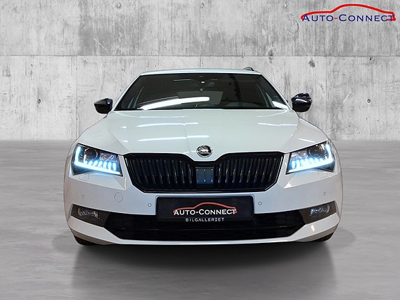 Skoda Superb 2 of 29