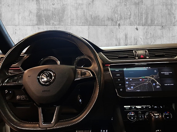 Skoda Superb 14 of 29