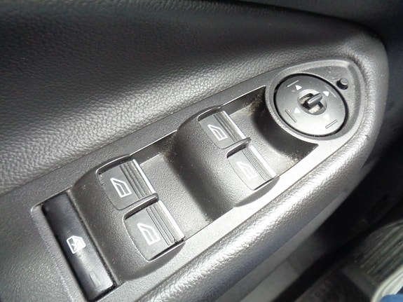 Ford Kuga 24 of 30