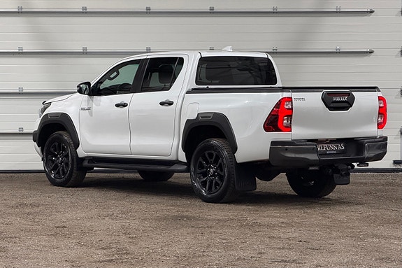 Toyota HiLux 4 of 25