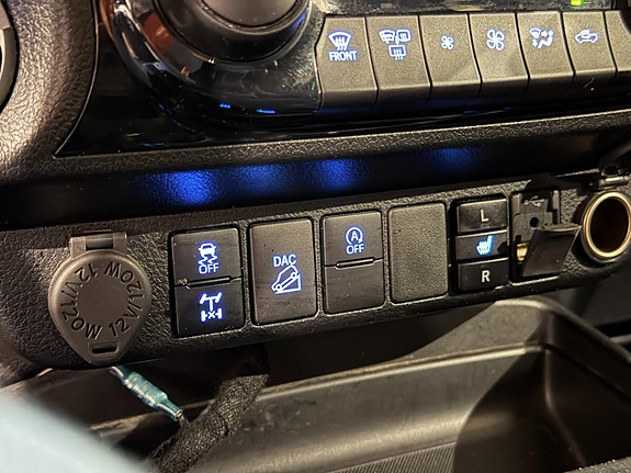Toyota HiLux 20 of 25