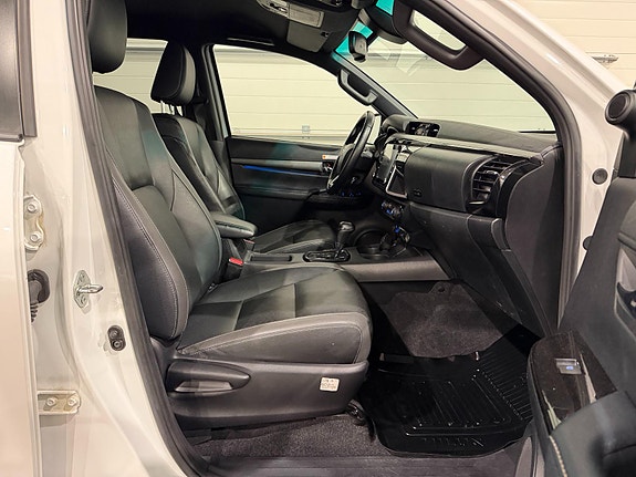 Toyota HiLux 9 of 25