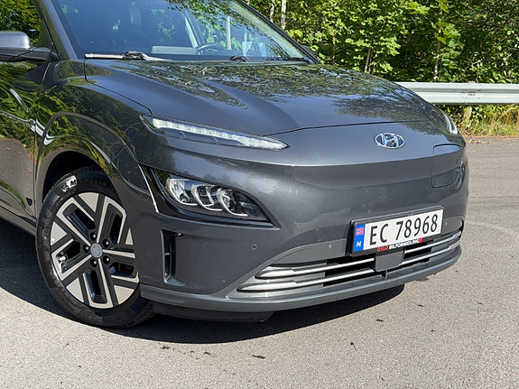 Hyundai Kona 2 of 30