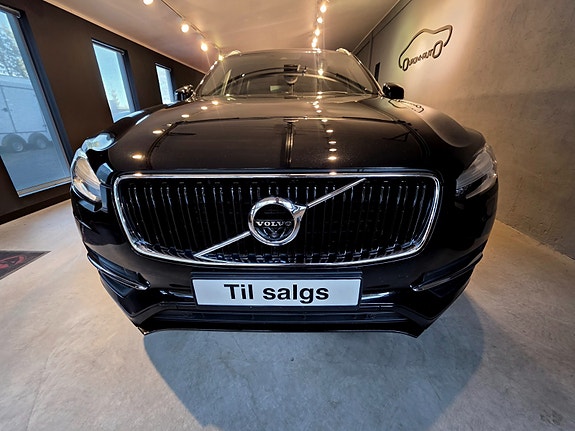 Volvo XC90 3 of 30