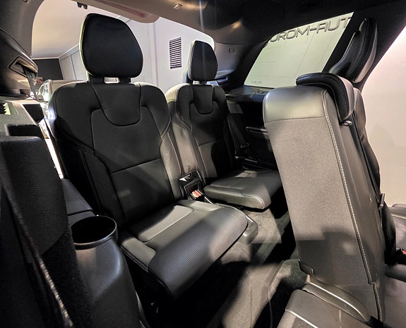Volvo XC90 9 of 30