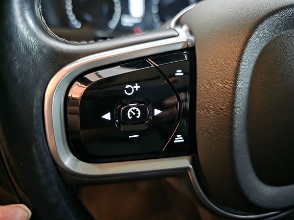 Volvo XC90 26 of 30