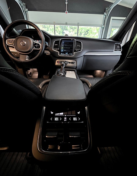 Volvo XC90 15 of 30