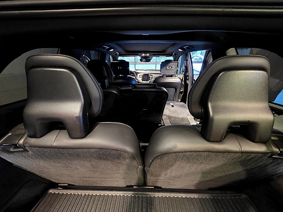 Volvo XC90 8 of 30