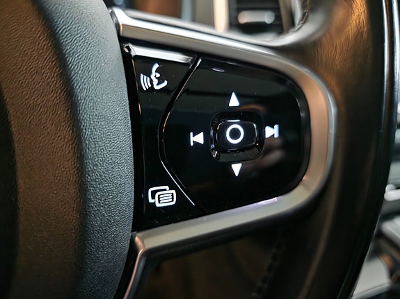 Volvo XC90 27 of 30