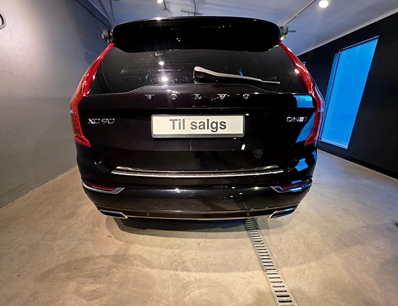 Volvo XC90 5 of 30